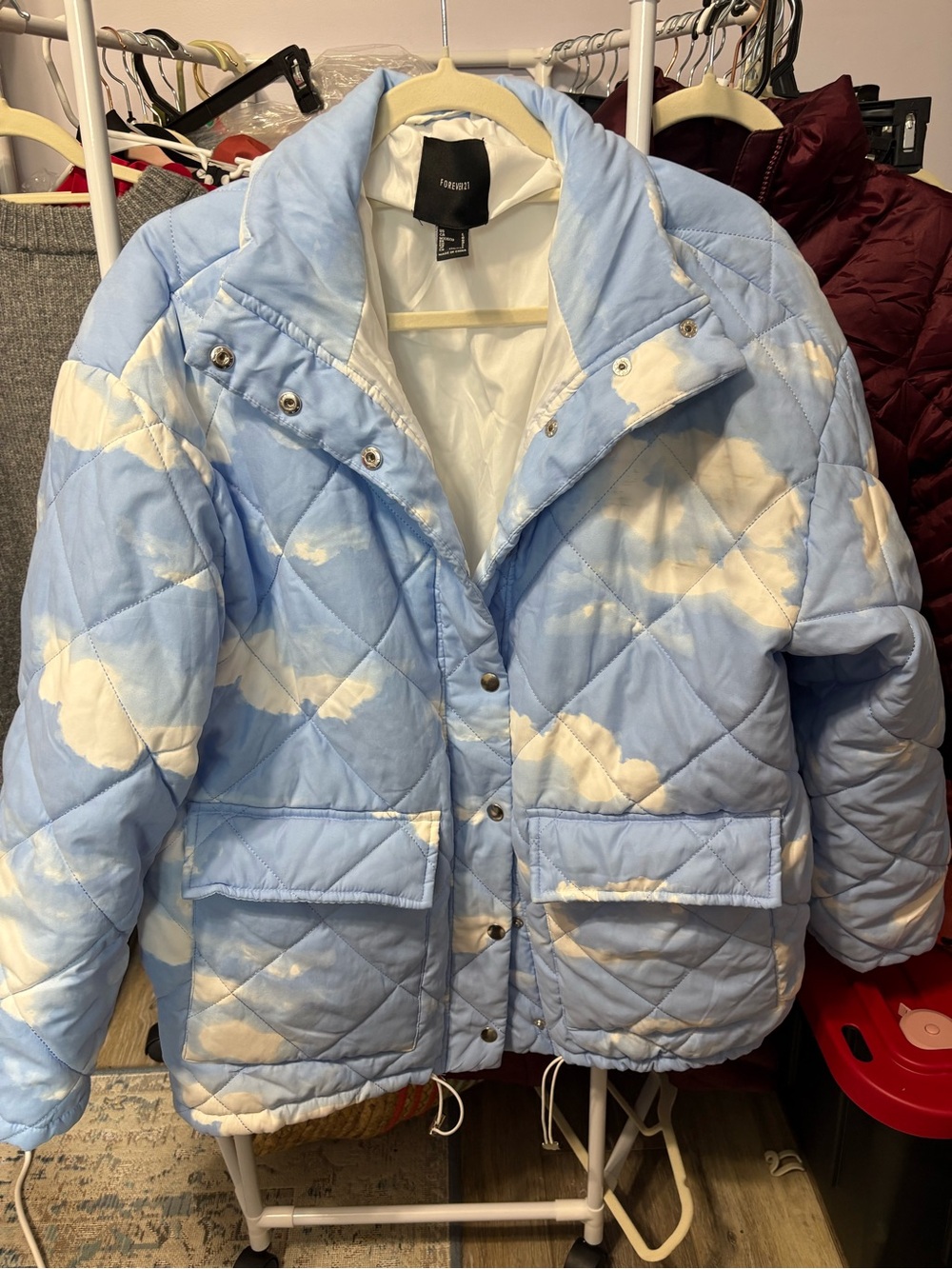 Forever 21 Cloud Print Quilted Puffer Jacket Blue White Snap Button Sz L